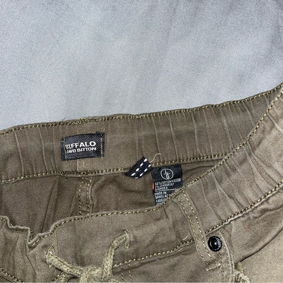 Buffalo cargos - Picture 3 of 4